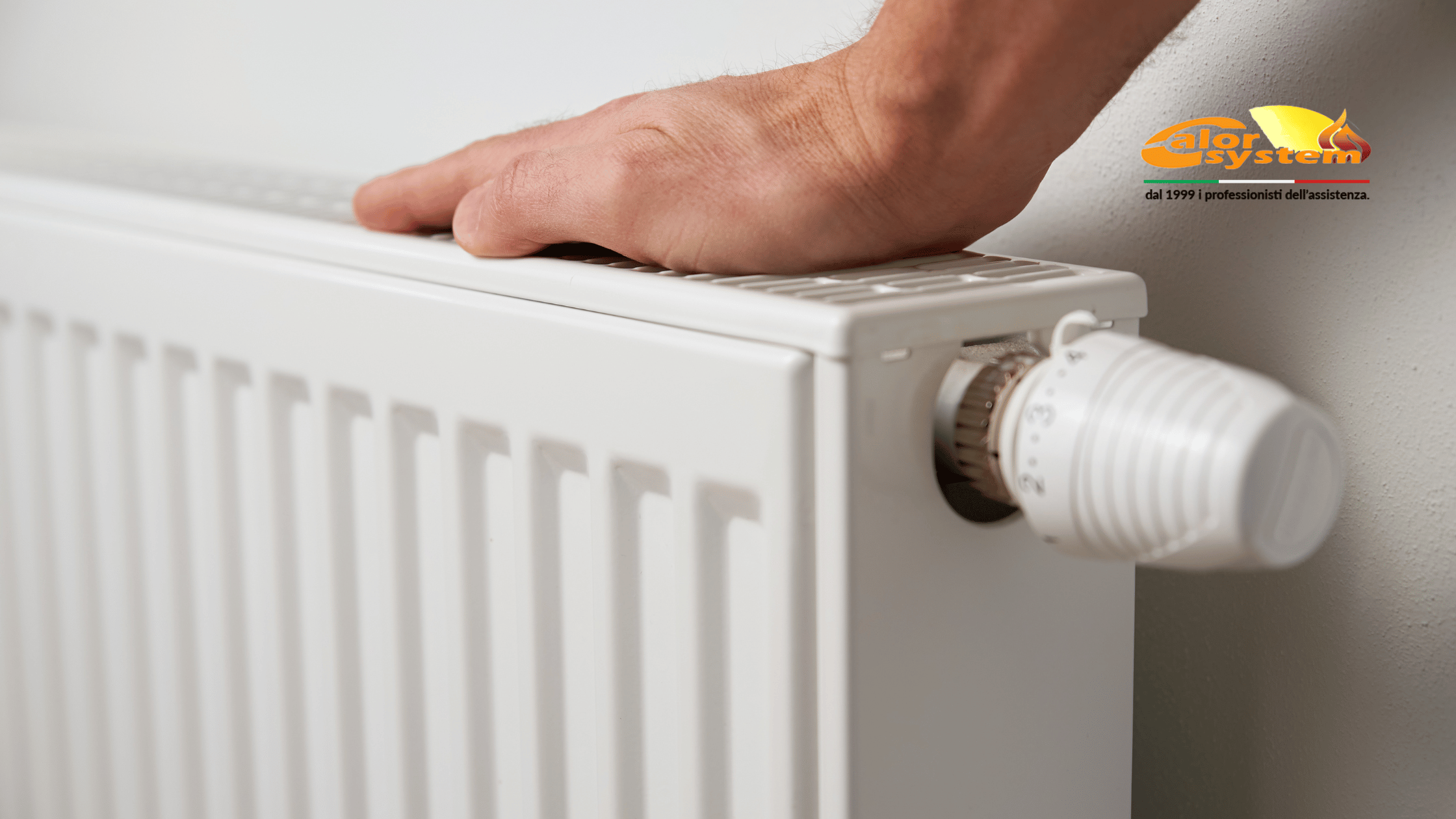 Termosifone caldo sopra e freddo sotto